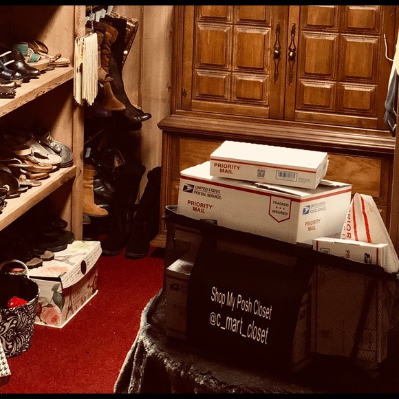 MY CLOSET🛍 - Picture 6 of 8